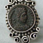 ring with Constantinius II coin